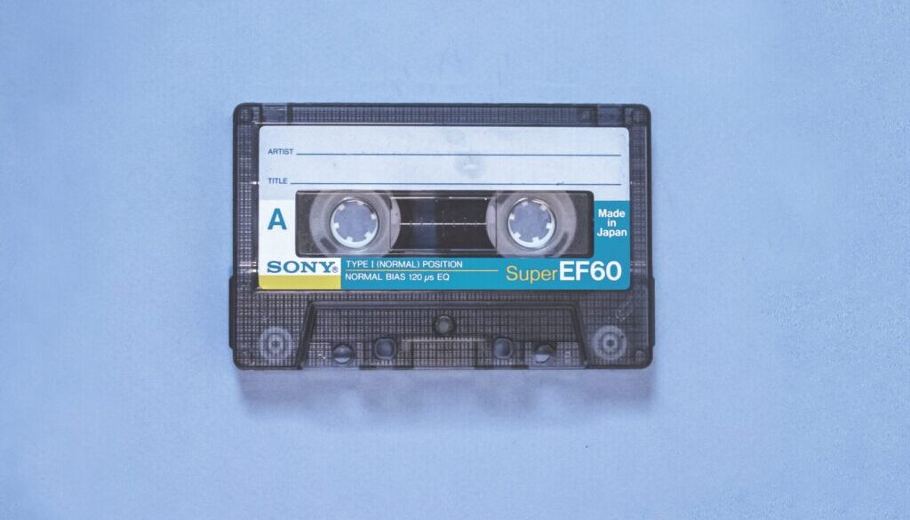 Gregory Wong Woong Ming / Unsplash.com black and white cassette tape