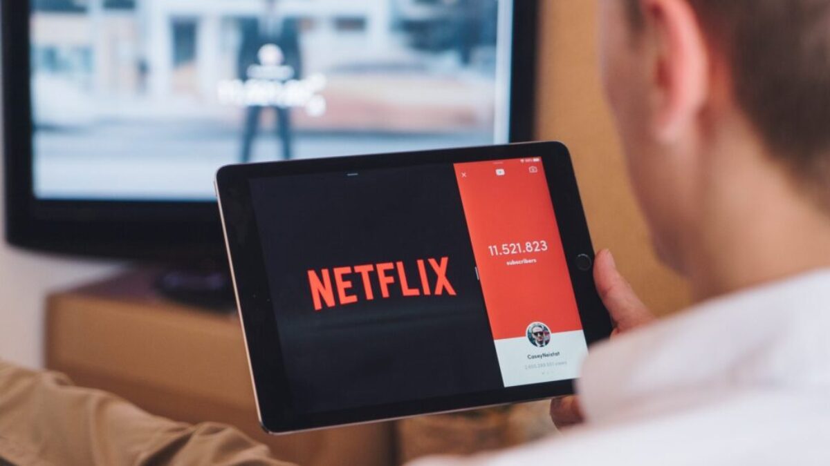 man watching Netflic