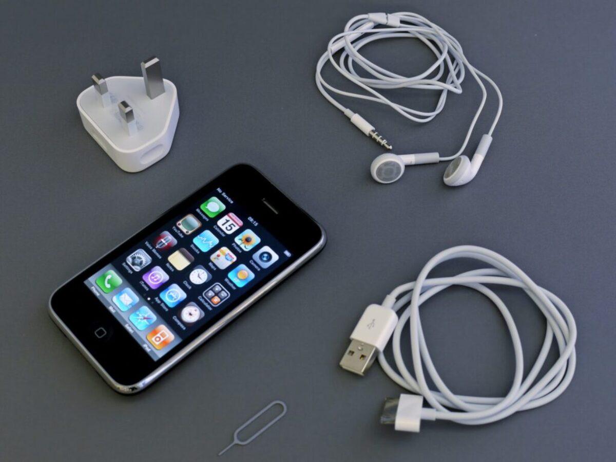 black iPhone 4
