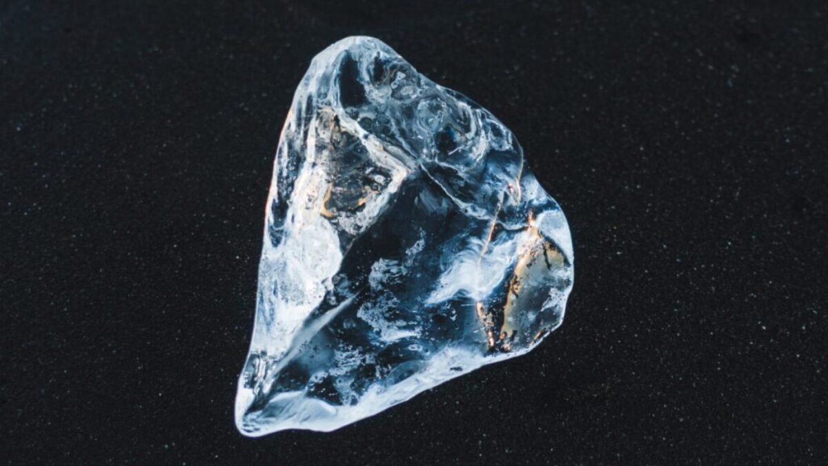 blue rock fragment