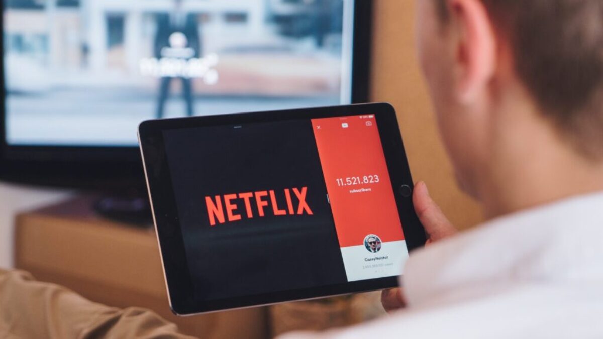 man watching Netflic