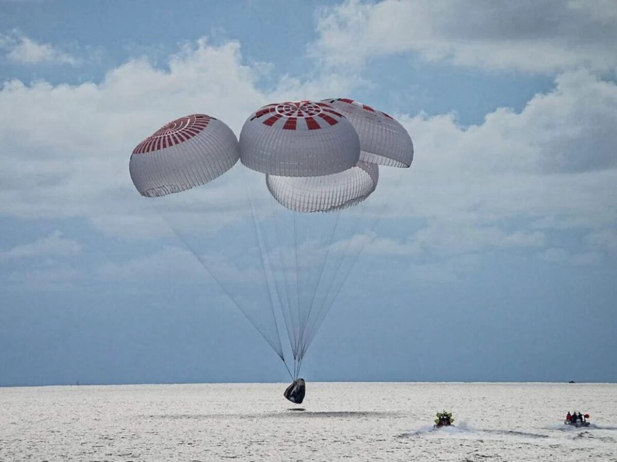 Spacex Inspiration4 Mission Safely Splashes Down In Spacex's Crew Dragon Capsule Off The Coast Of Kennedy Space Center