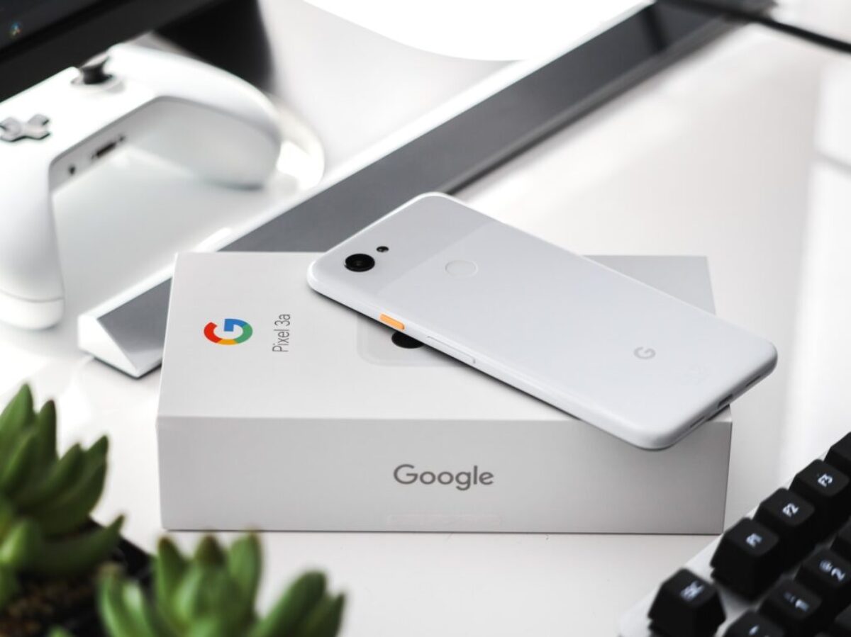 white iphone 5s box