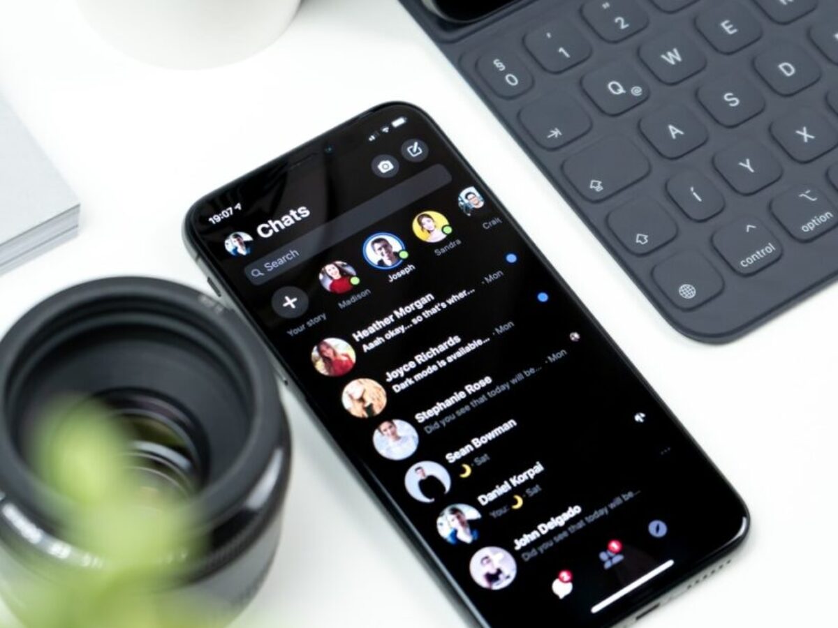 turned-on Android smartphone