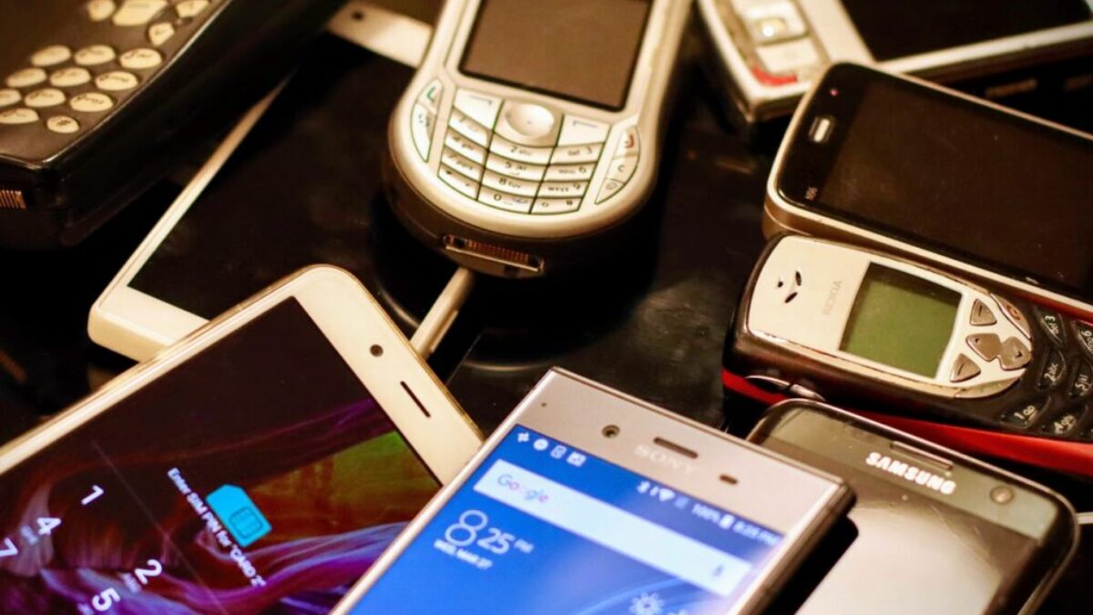 assorted-color phone lot