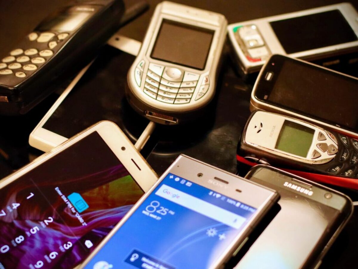 assorted-color phone lot