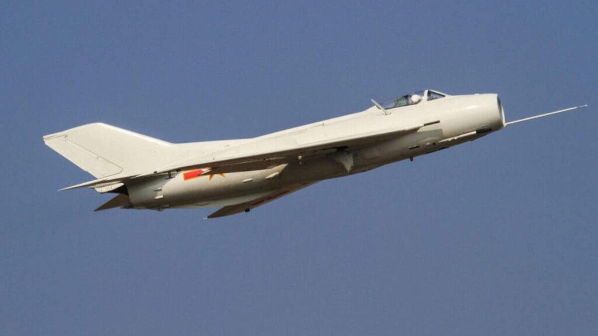 Shenyang J 6