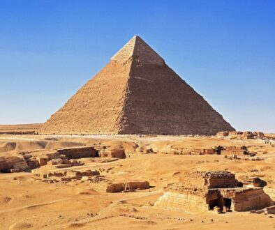 pyramid of giza under blue sky during daytime