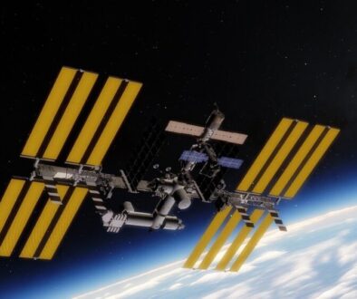 Rusové chtěli sestřelit svůj starý satelit. Poškodili Mezinárodní vesmírnou stanici