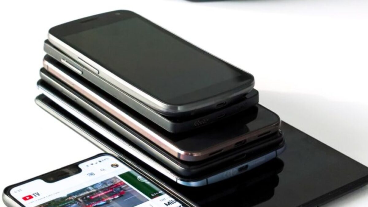 piled phones