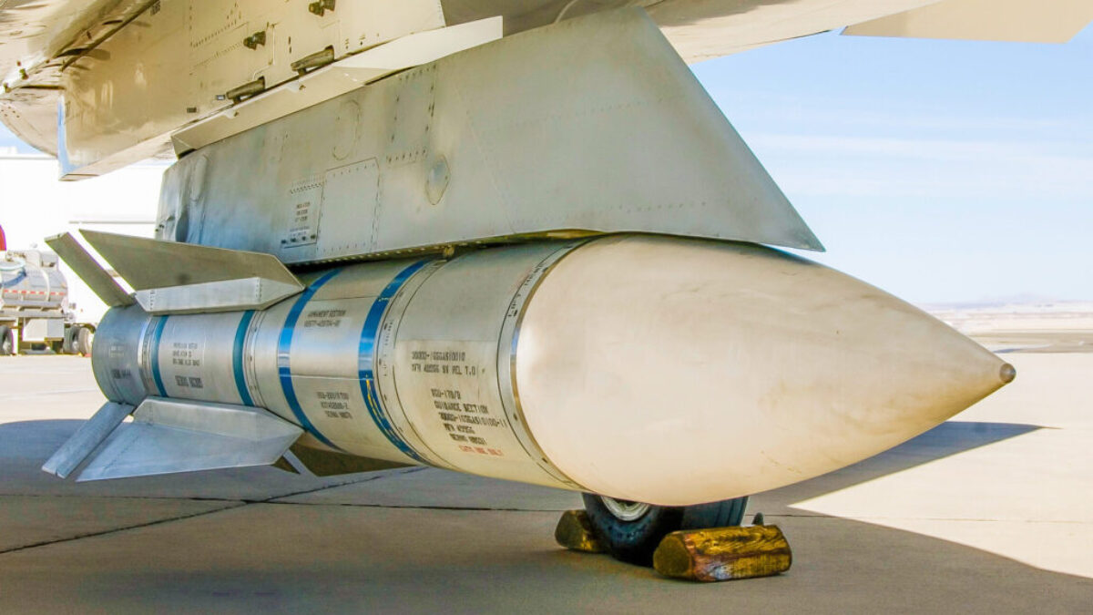 Surplus Phoenix Missiles Like This One Mounted On The Centerline Pylon Of Nasa's F 15b Research Aircraft May Be Used To Acquire Hypersonic Flight Test Data.