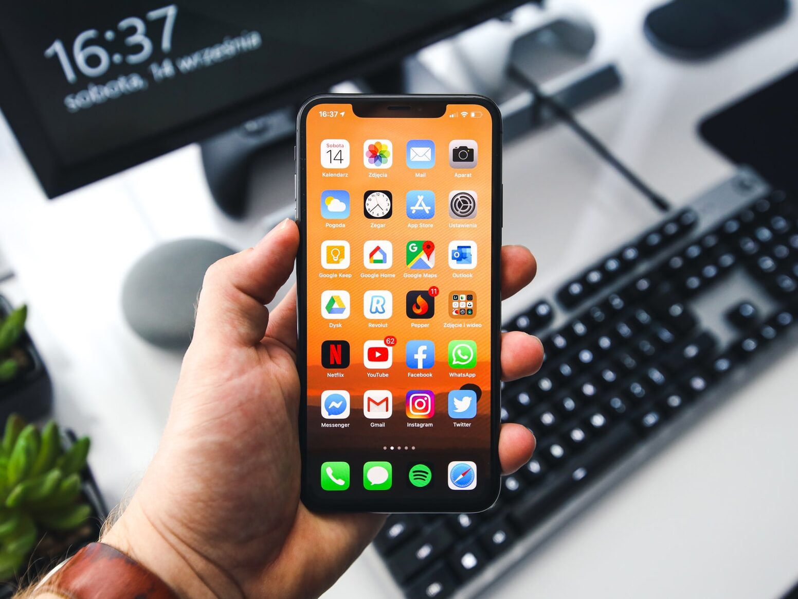 black samsung android smartphone turned on displaying icons