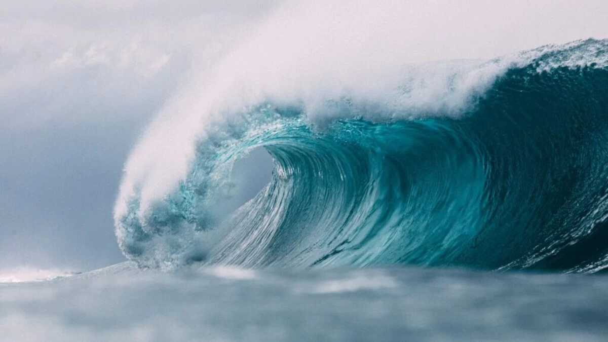 white and blue ocean waves
