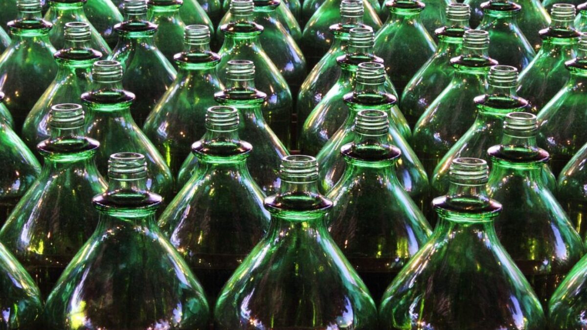 bottles-4673606_1280