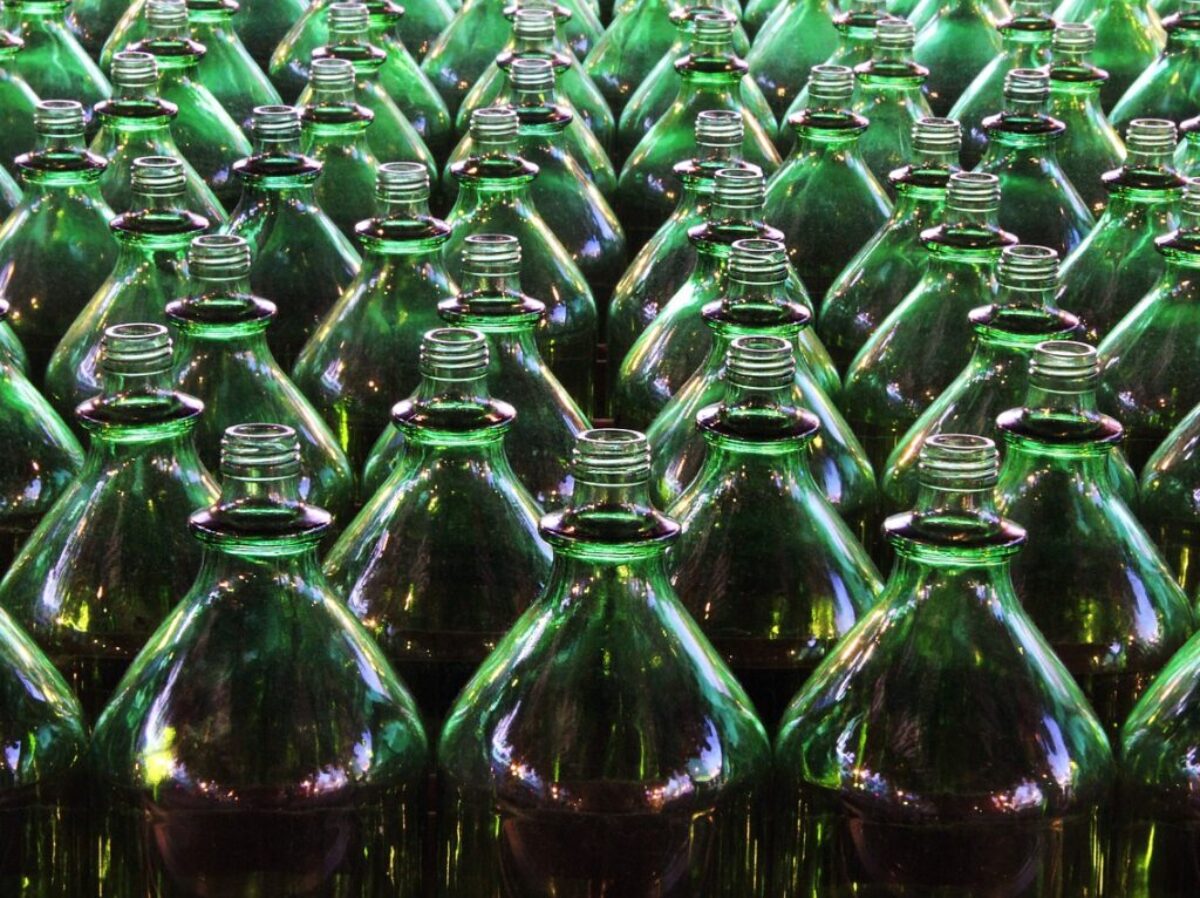 bottles-4673606_1280