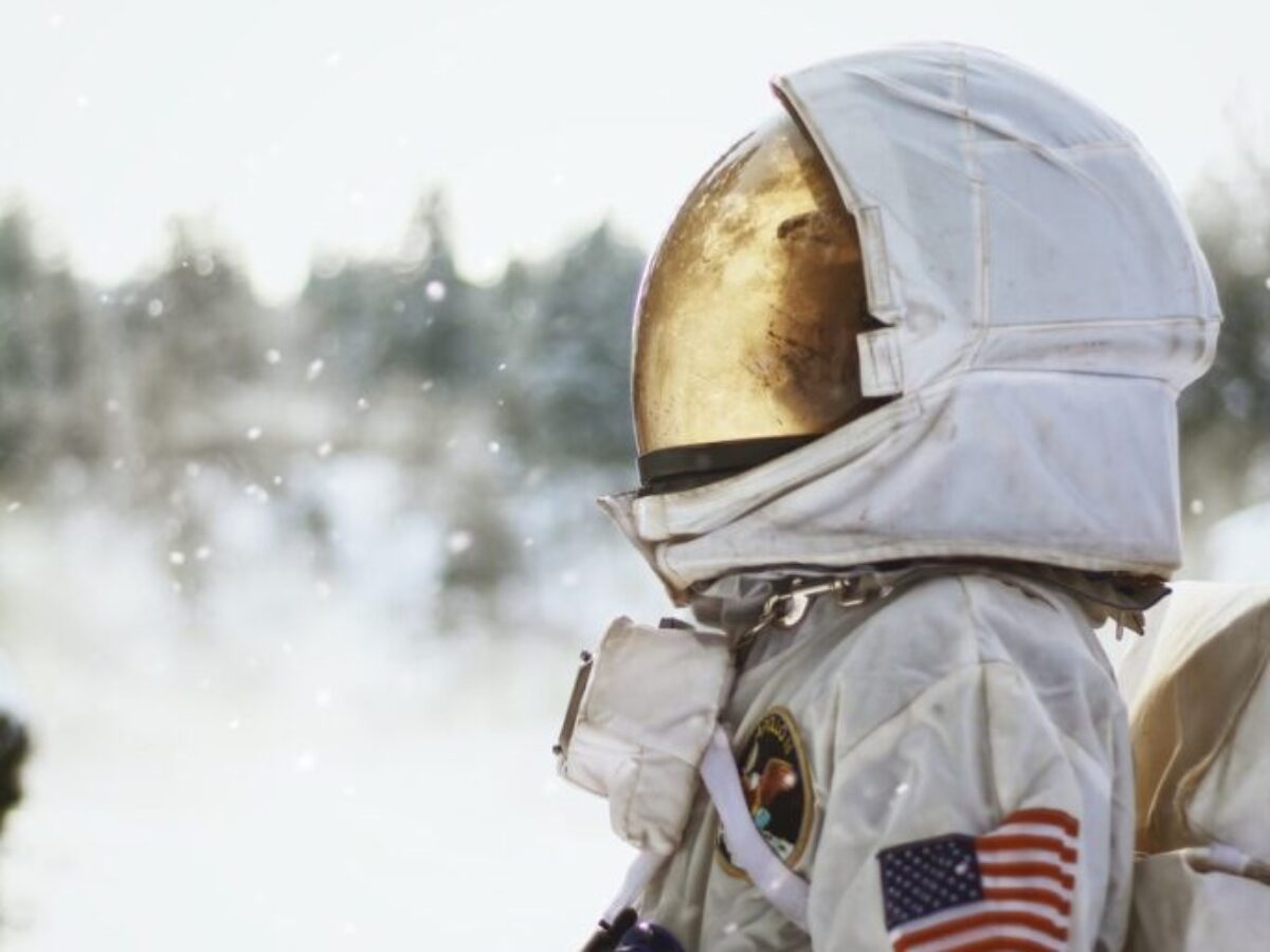 astronaut with white background