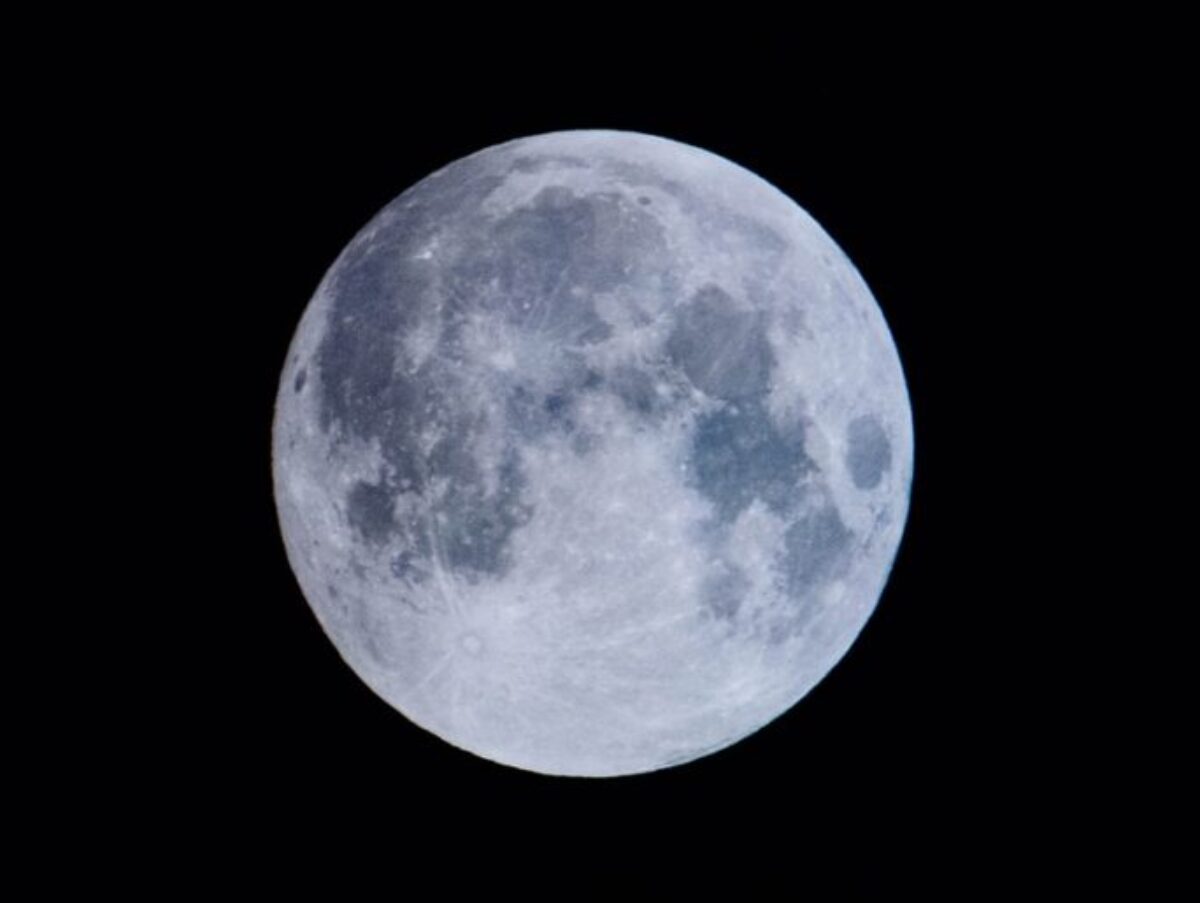 blue moon měsíc