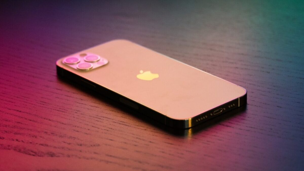 Silver Iphone 6 on Black Book