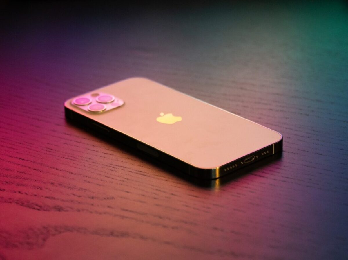 Silver Iphone 6 on Black Book
