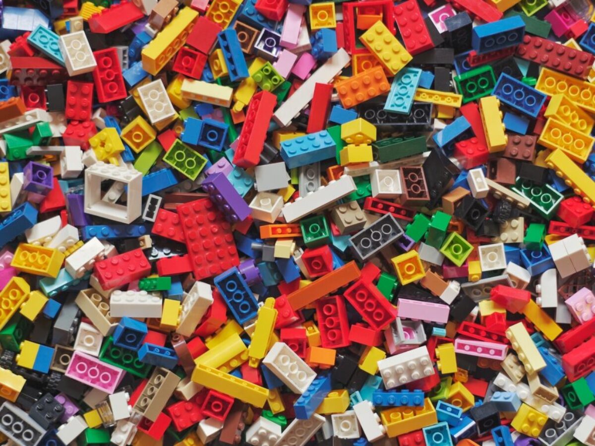 yellow red blue and green lego blocks