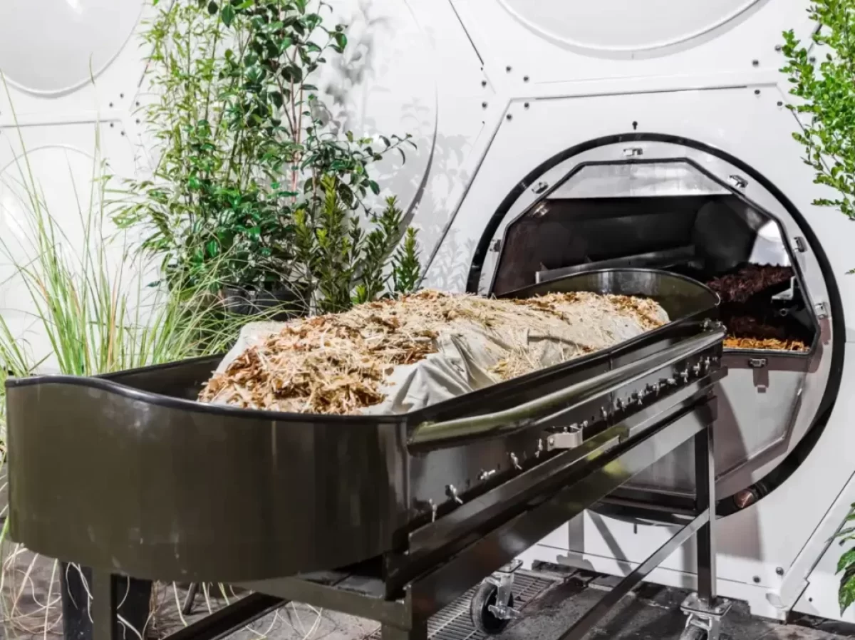 Jak funguje první zařízení na světě na lidské kompostování?