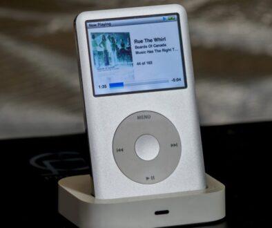 white ipod nano 4 th gen