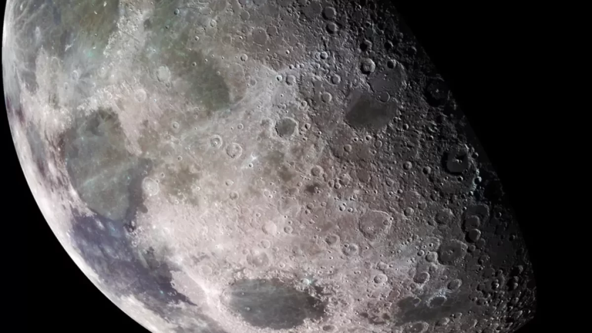 Voda ze zemské atmosféry může pršet na Měsíc. Je tam více vody, než byste čekali