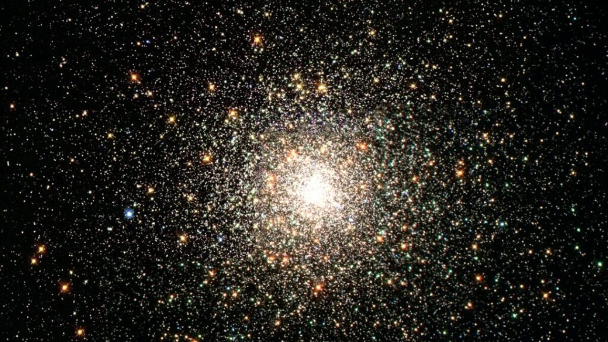 A close-up photo of the bright center of a star cluster.