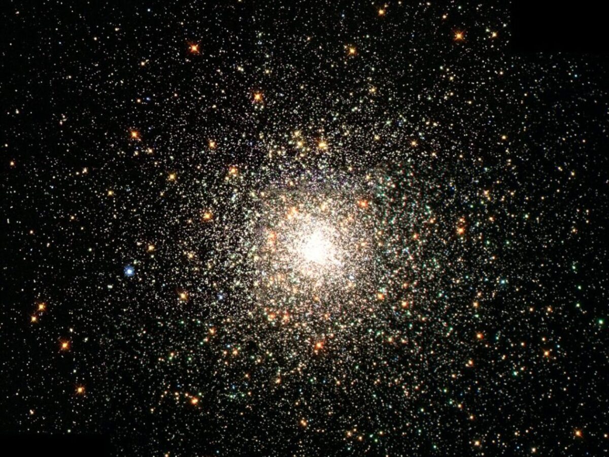 A close-up photo of the bright center of a star cluster.