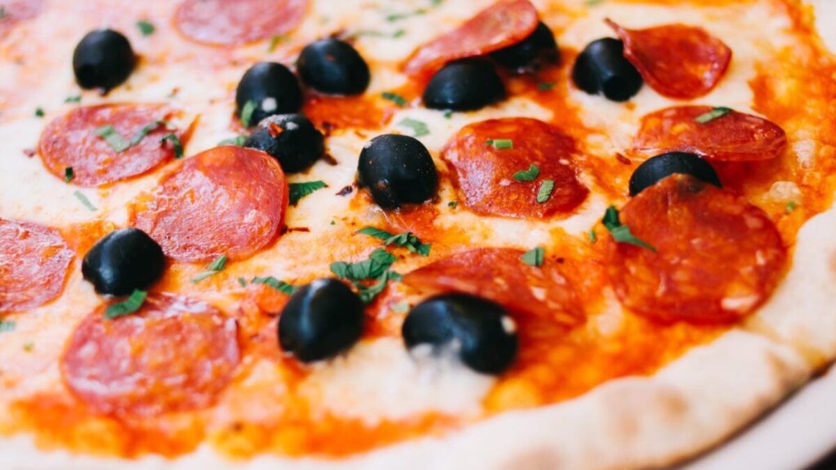 close shot of pizza