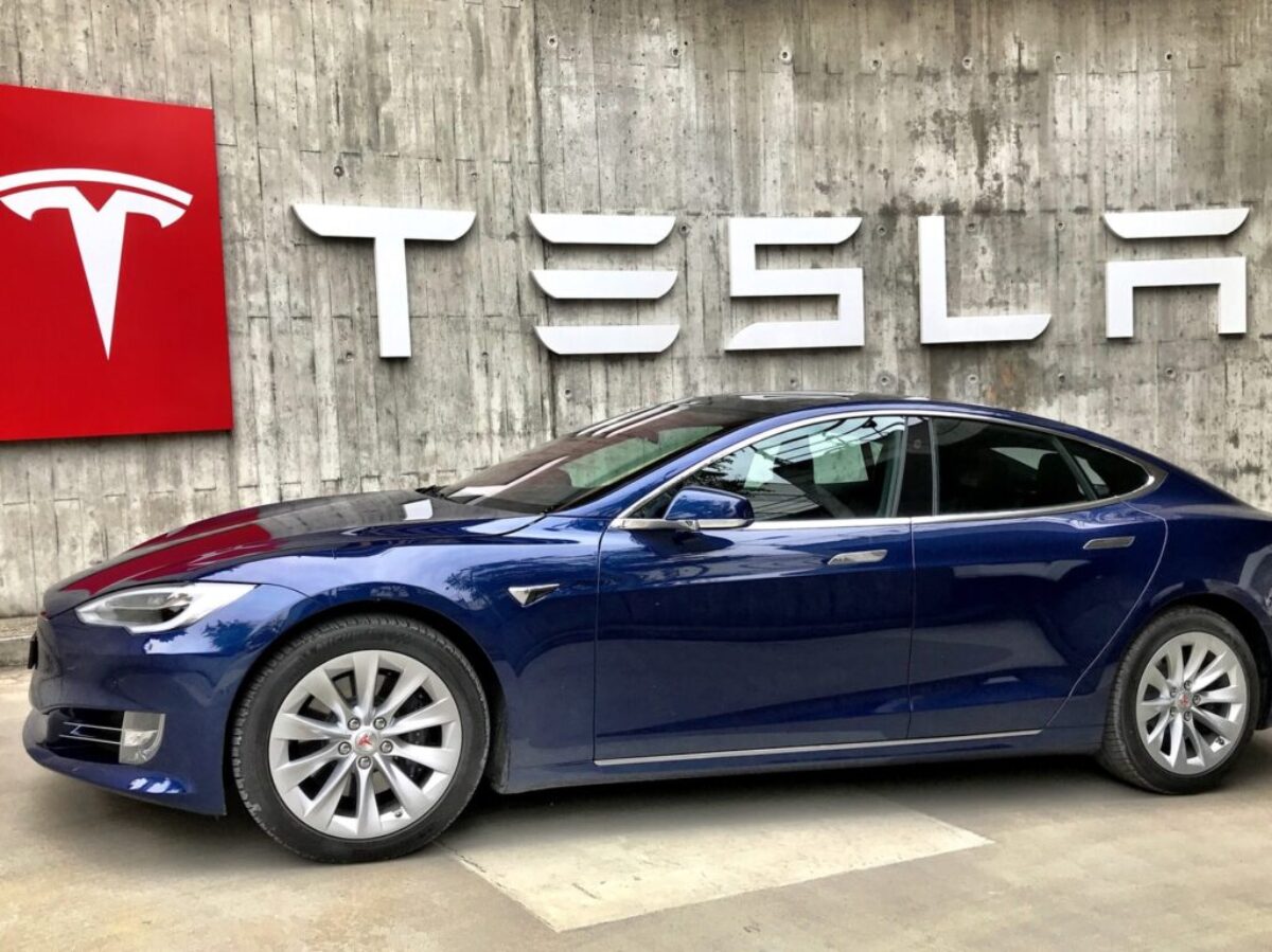 Tesla Fans Schweiz