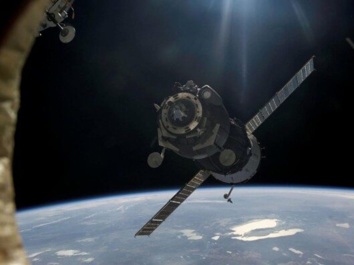 Astronaut objevil černé pasažéry na kosmické lodi. Kontaktovali je mimozemšťané?