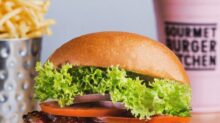 burger with lettuce and tomato