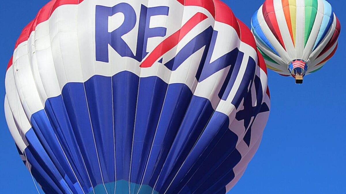 blue red and yellow hot air balloon