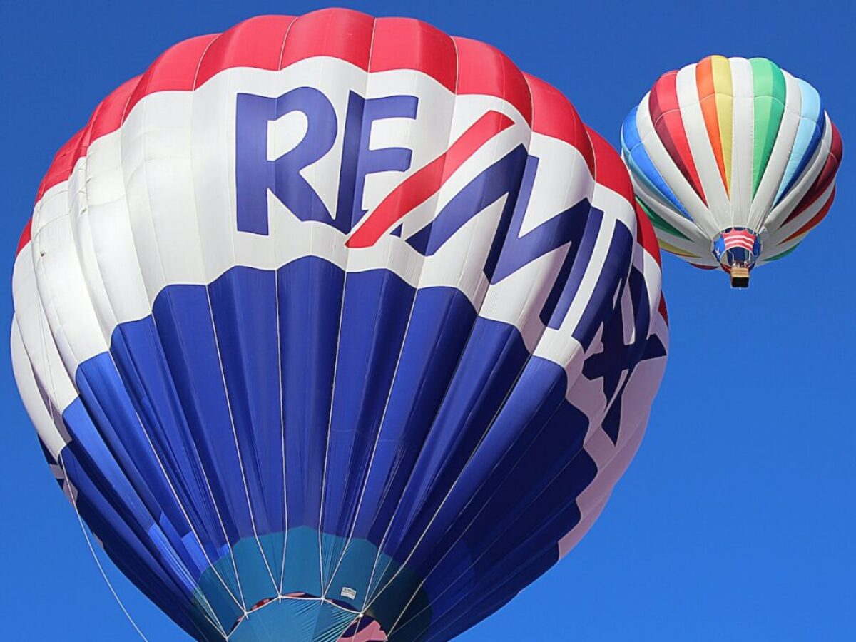 blue red and yellow hot air balloon