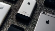 silver iphone 6 and space gray iphone 6