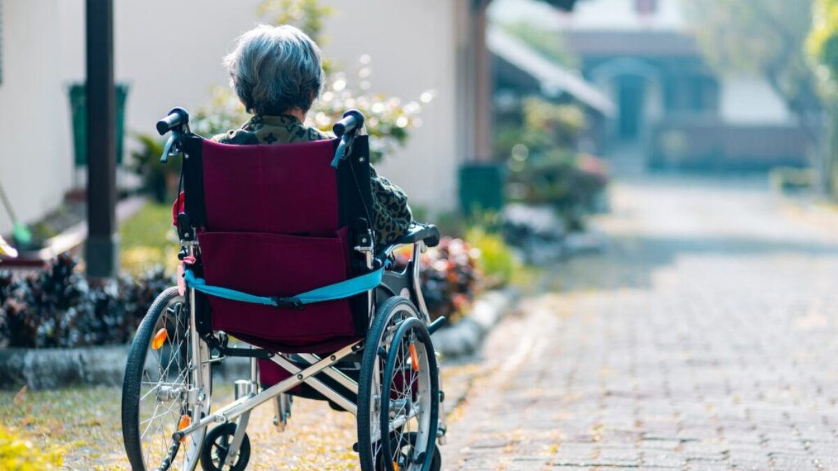woman sitting on wheelchair