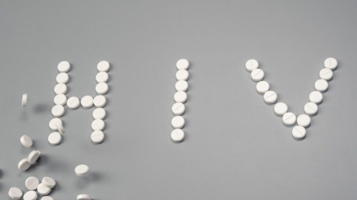 White Medicine Pills On Grau Surface