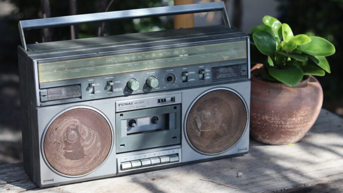 brown and black cassette radio