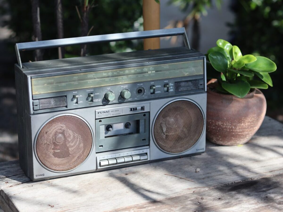 brown and black cassette radio