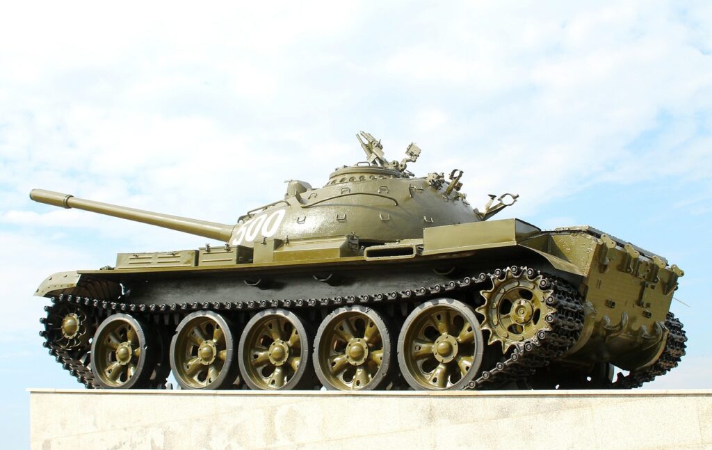 russian tank, t-55, caterpillars