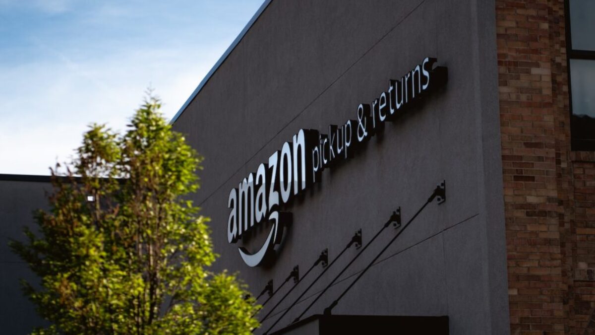 Amazon pickup & returns building
