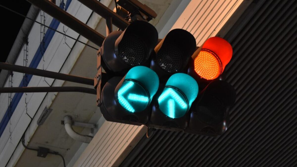 turn on traffic light