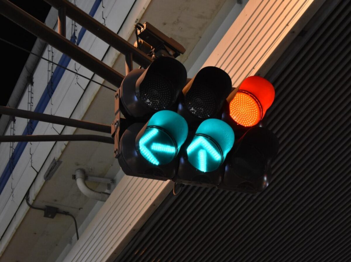 turn on traffic light