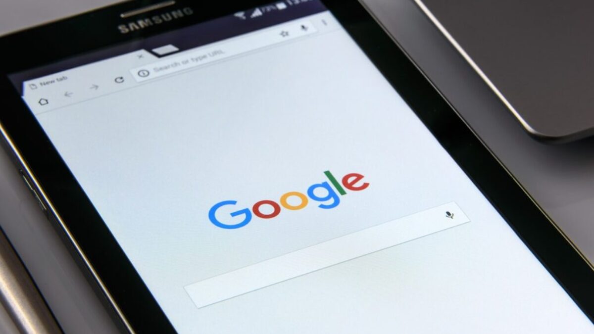 google on your smartphone, search engine, internet