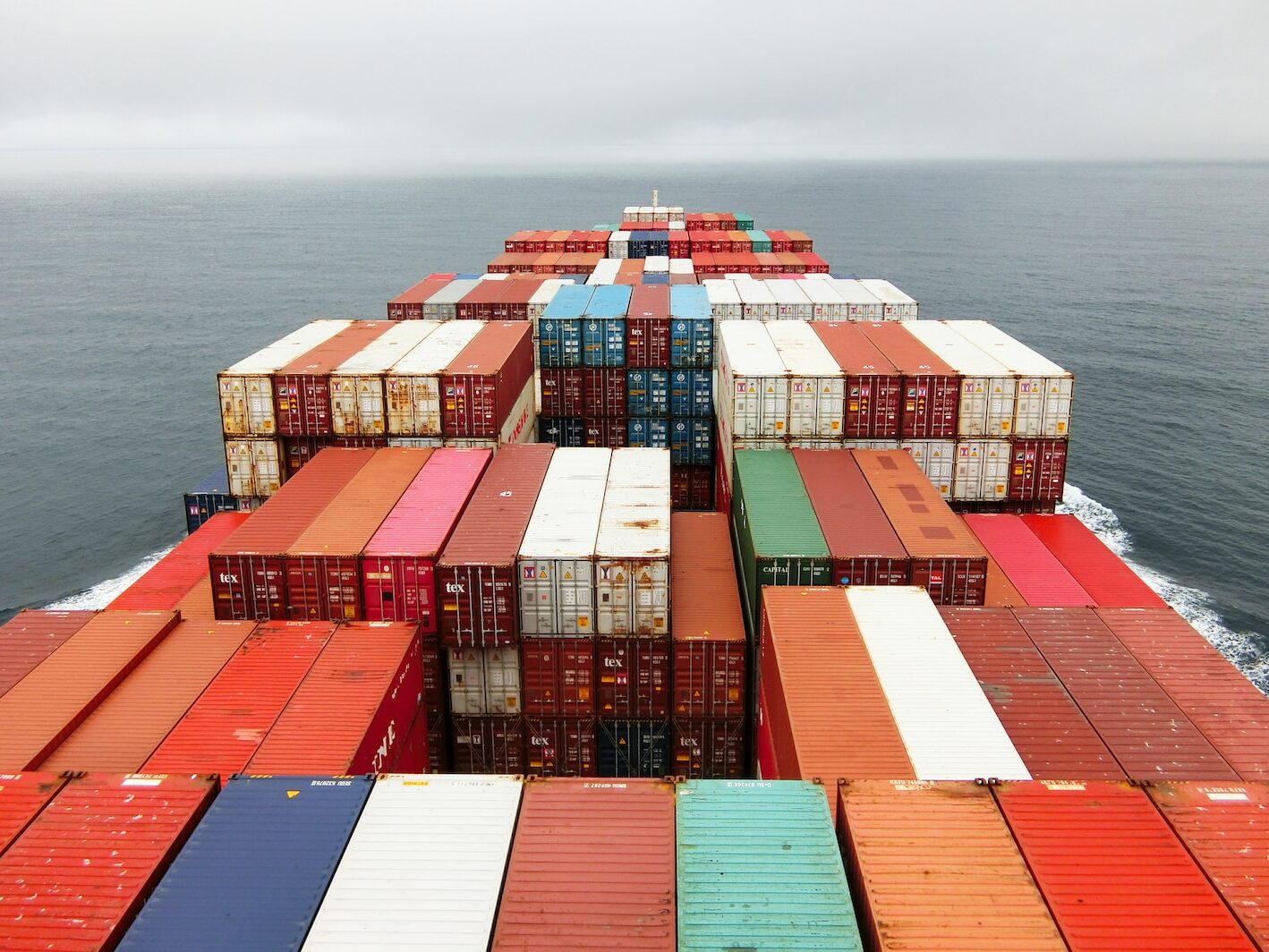 photo of cargo cru ship