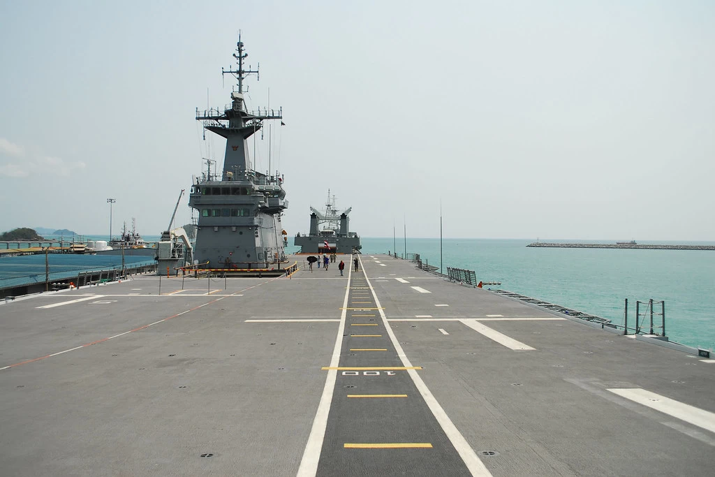 HTMS Chakri Naruebet - Techsvět