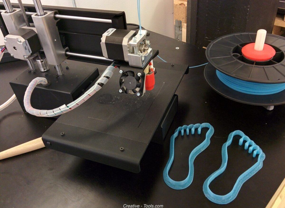 Futuristické boty vytištěné na 3D tiskárně se přizpůsobí nohám
