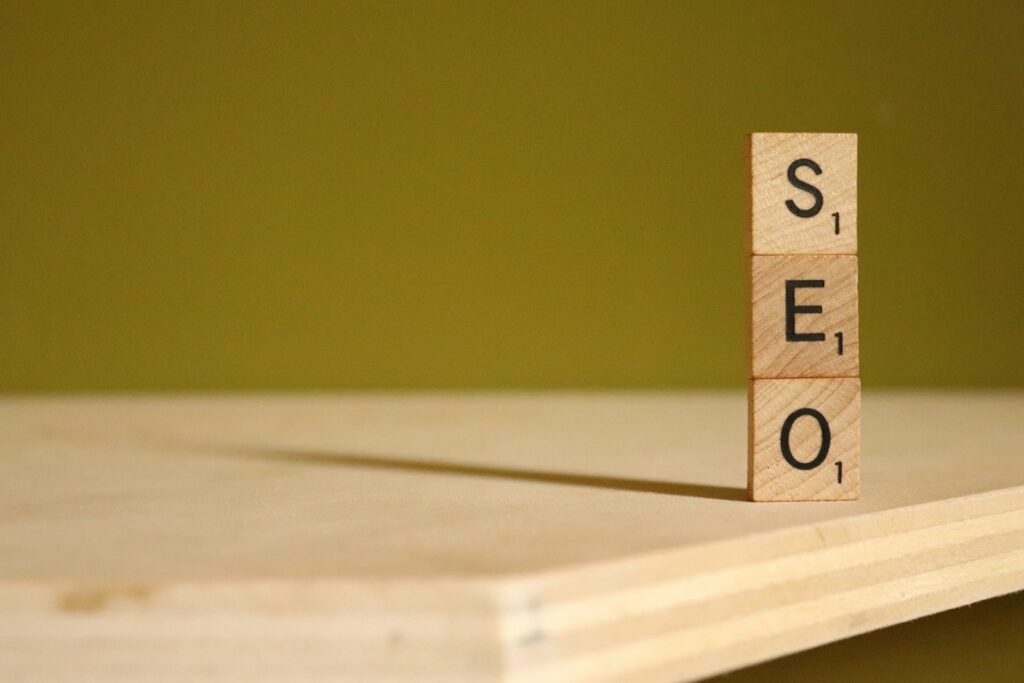 SEO - Techsvět a scrabbled wooden block with the word stem on it