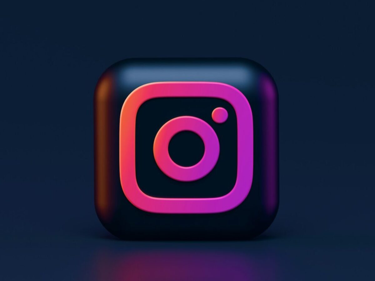 blue and red square logo